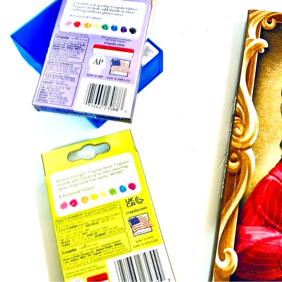 Crayons Well-Dresse Pets Coloring Book Bundle - Picture 6 of 13